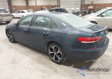 2020 Volkswagen Passat 2.0T R-Line z USA, uszkodzony, nr VIN 1VWMA7A38LC022392